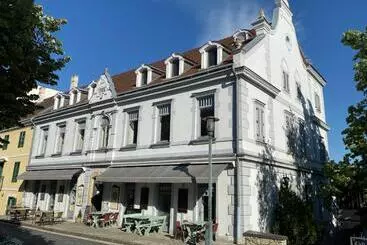 Bed and Breakfast Kedves Vendégház