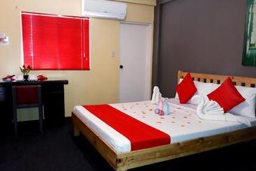 Pensionat Jaeger Gasthof B&b Near Airport 1