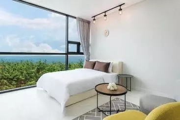 Lägenhetshotell Gangneung Little Prince Spa Pension