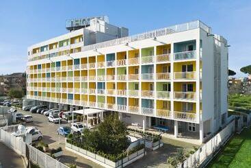 בית מלון כפרי Roma Tor Vergata