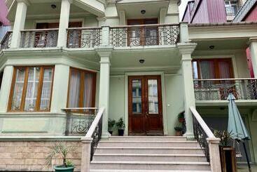 پانسیون Guesthouse Parnavaz Mepe