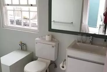 Aamiaismajoitus (B&B) Boulders Beach Hotel, Cafe And Curio Shop