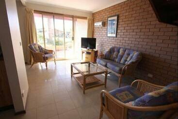 Hotel Sapphire Court Holiday Units