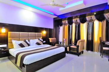 בית מלון כפרי Crystal Ganga Heights - 1.5 Km From Har Ki Pauri