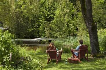 旅馆 Friends Lake Inn