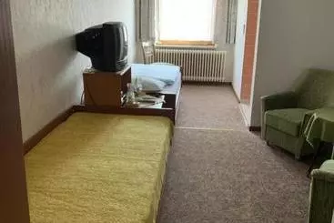 Retkeilymaja Gasthaus Glück Auf Garni