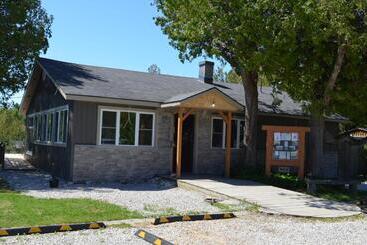 Szálloda Big Tub Resort & Marina