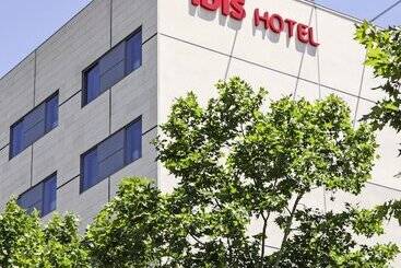 هتل Ibis Barcelona Mollet