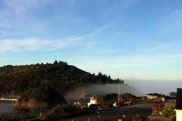 Hotelli Trinidad Bay Bed And Breakfast