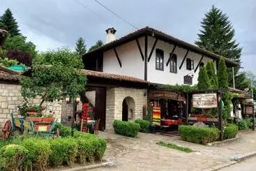 ペンション Guest Rooms Cheshmata