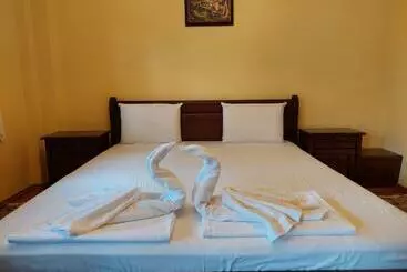 ペンション Guest Rooms Cheshmata