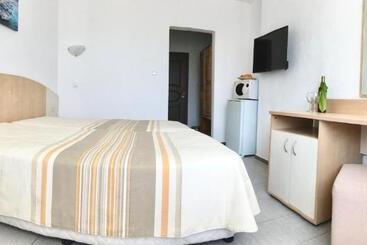 בית מלון כפרי Alba Family Club