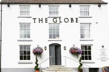 הוסטל The Globe Inn Alvington