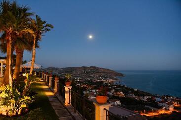 Nocleg ze śniadaniem Kete Deluxe Rooms