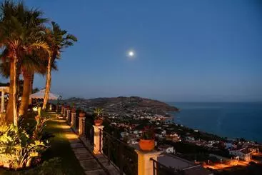 Aamiaismajoitus (B&B) Kete Deluxe Rooms