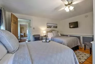 Aamiaismajoitus (B&B) Youngtown Inn