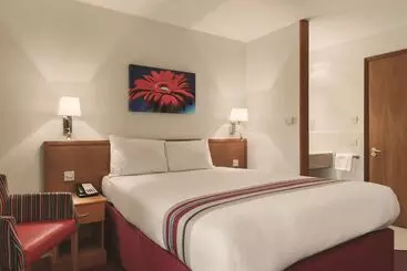 בית מלון כפרי Ramada Cambridge