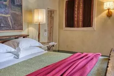 Aamiaismajoitus (B&B) Il Castello Di Tassara