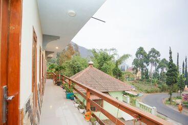 Szálloda Family Homestay By Oyo Rooms