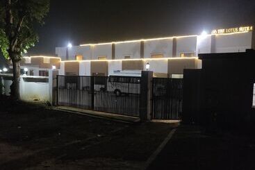 فندق The Lotus Sutra