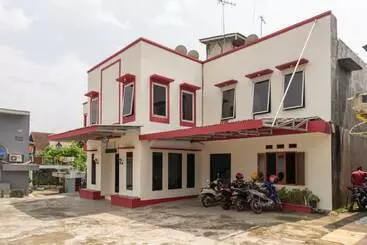 Hotell Reddoorz @ Cibogo Puncak Bogor 2