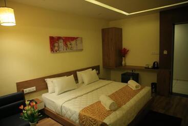 Hotel The Grand Raveta