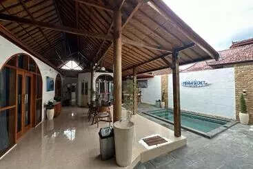 Pensjonat Medewi Secret Surfcamp