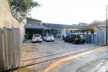 Pansiyon Reddoorz At Hotel Putra Perdana Klaten