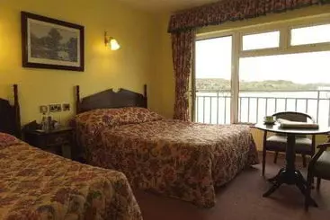 Pontoon Bridge Hotel