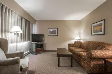 Hotel Econo Lodge & Suites