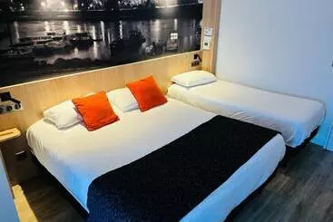 ホテル Logis Hôtel Angers Sud