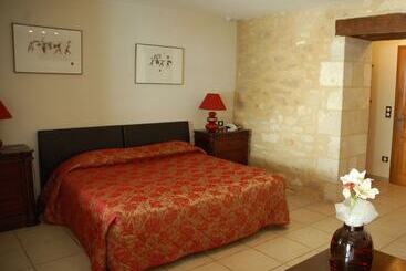 Отель Logis Hostellerie Des Ducs