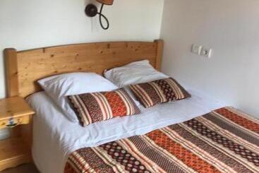 فندق Logis Hôtel Les Peupliers