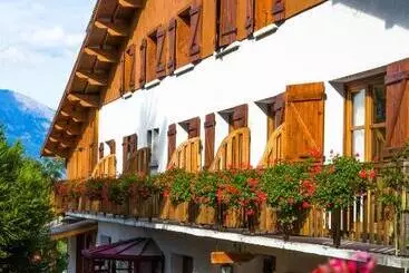 Hotel Logis Hôtel Les Peupliers