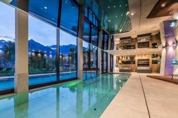 هتل Schenna Resort