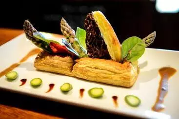 호텔 Logis Hôtel Restaurant De La Poste