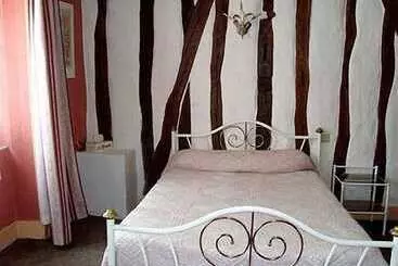 ホテル Logis Hôtel Restaurant Métropole