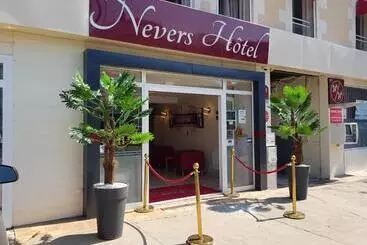 ホテル Nevers