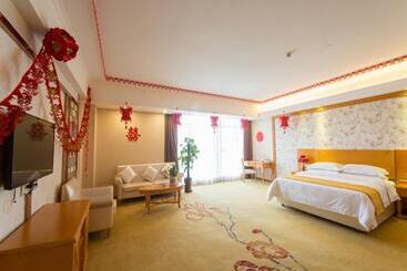 Vienna 3 Best Hotel Chongqing Tongliang Qianneng Building