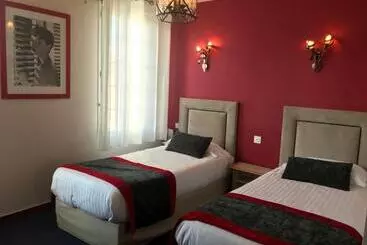 호텔 Hôtel Calme Des Pins & Spa