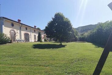 Lantligt Hotell Valle Del Poggio