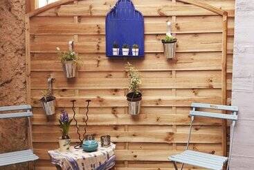 پانسیون L Indigote