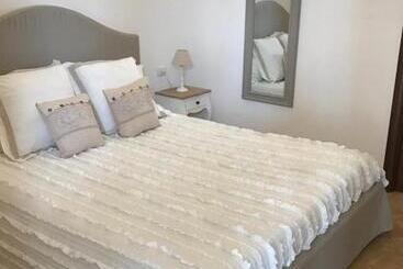 مبيت وإفطار Dimora Le Ginestre Adults Only