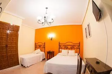 Отель Hostal Guadiana