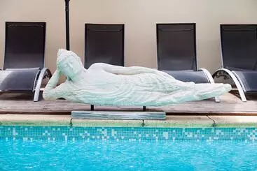 ホテル Logis Le Relais Sarrasin