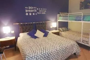 تختخواب و صبحانه La Casa Del Melograno