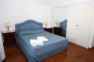 تختخواب و صبحانه La Cicas