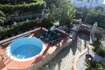 Bed and Breakfast La Cicas