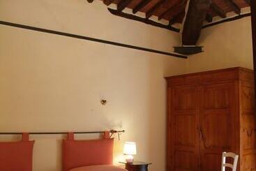 هتل روستایی Agriturismo La Chiusa Di Nanni