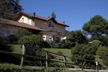 פנסיון B&b Castagneto